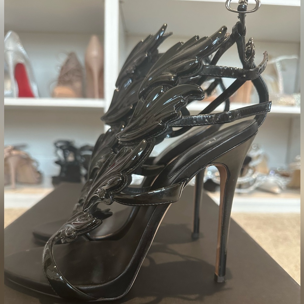 PRICE FIRM Giuseppe Zanotti Cruel Coline heels 39